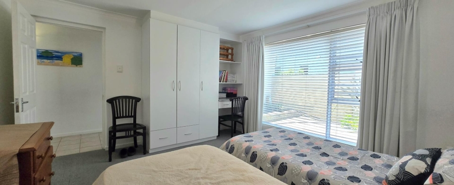 5 Bedroom Property for Sale in Franskraal Western Cape